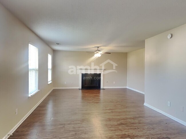 Building Photo - 4897 Bryant Dr