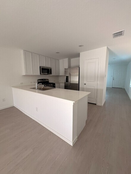 Building Photo - 415 Indian Blossom