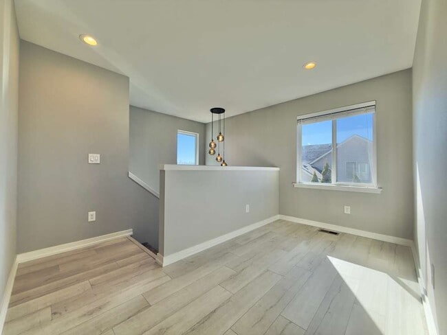 Building Photo - 6606 S Springview St