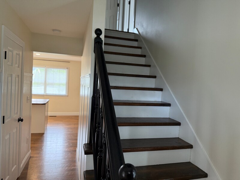 Building Photo - 125 Fieldstone Dr