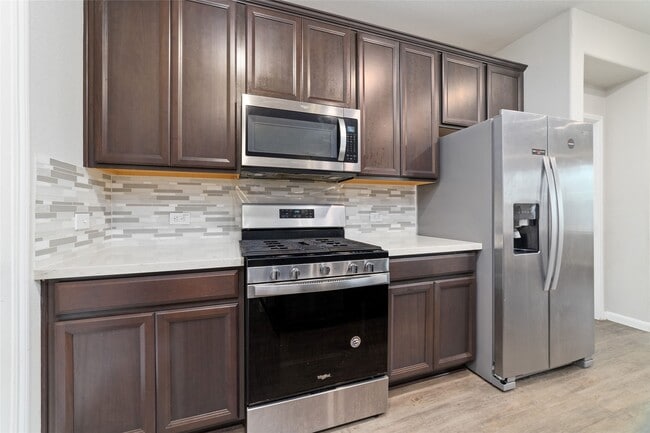 Building Photo - 21430 Poppy Pk Ave