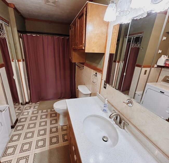 Building Photo - 614 Mercer Ave