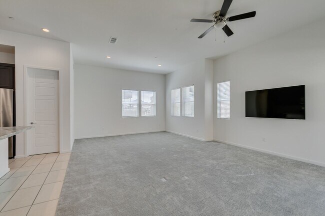 Building Photo - Stunning 4-Level Townhome in Inspirada | R...
