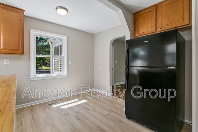 Building Photo - 7730 Ruthven Rd