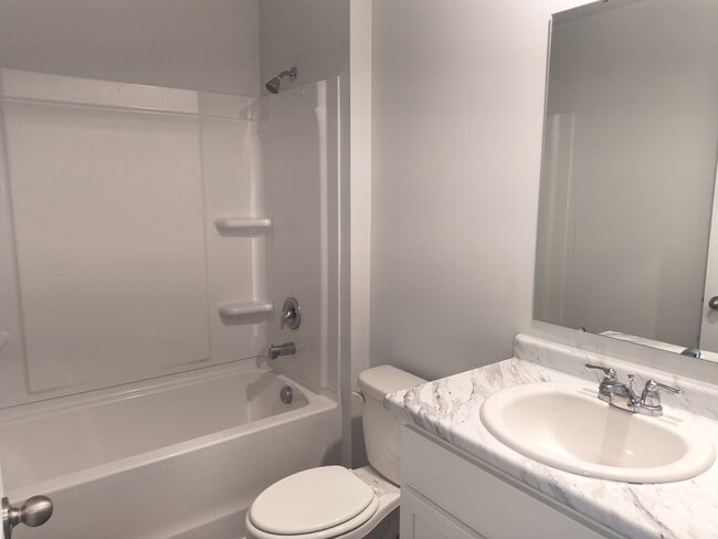 Building Photo - 44 Autumn's Wood Dr