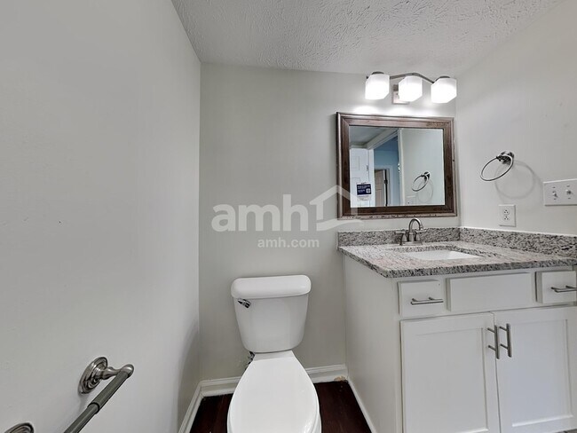 Building Photo - 1048 Reveres Run