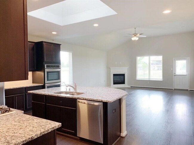 Building Photo - 29026 Endeavor River Rd