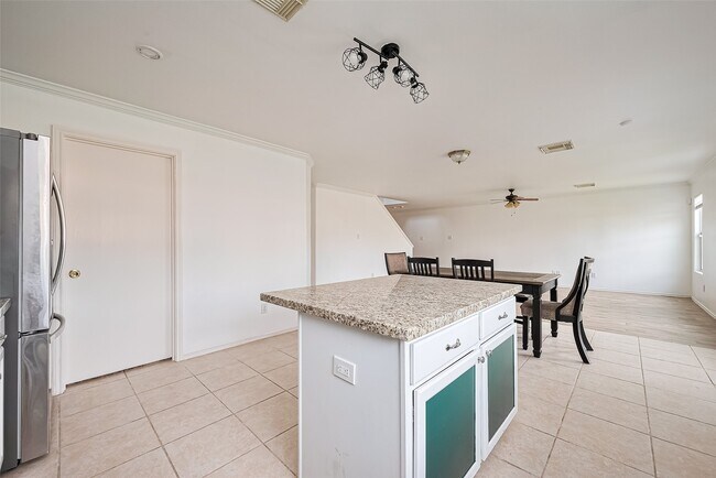 Building Photo - 508 Birch Cluster Ct