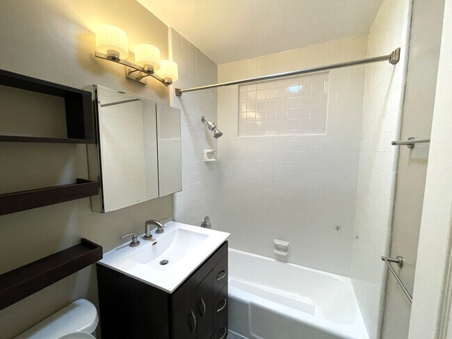Building Photo - 2618 Spreckels Ln