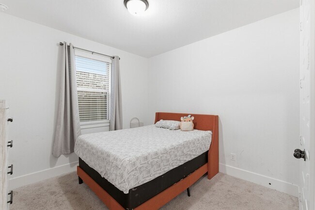 Building Photo - 10519 Cecilia Star Ln