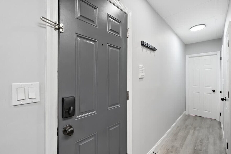 Building Photo - 225 Hancock Ave