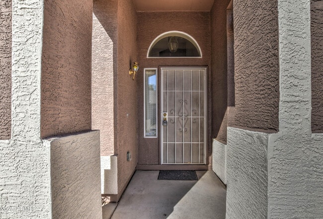 Building Photo - 6660 E Riverdale St