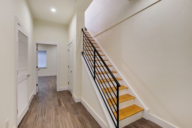 Building Photo - 1541 Ogden St