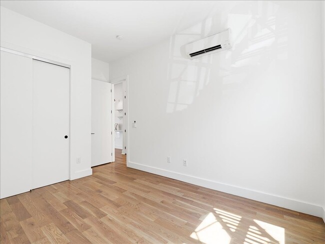 Building Photo - 250 Van Horne St