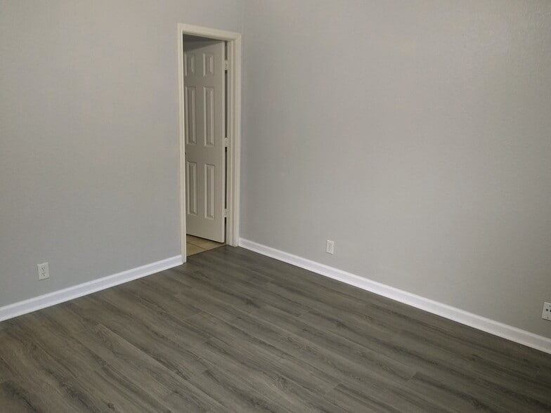 Master Bedroom - 6306 Green Top Dr