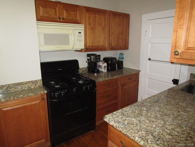 Building Photo - 114 NY-284