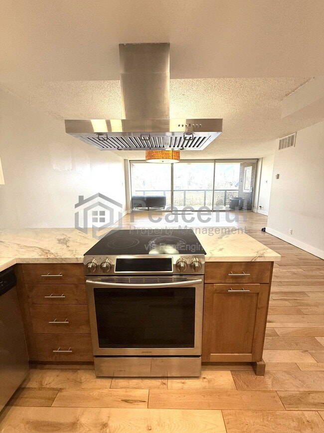 Building Photo - 515 S 1000 E