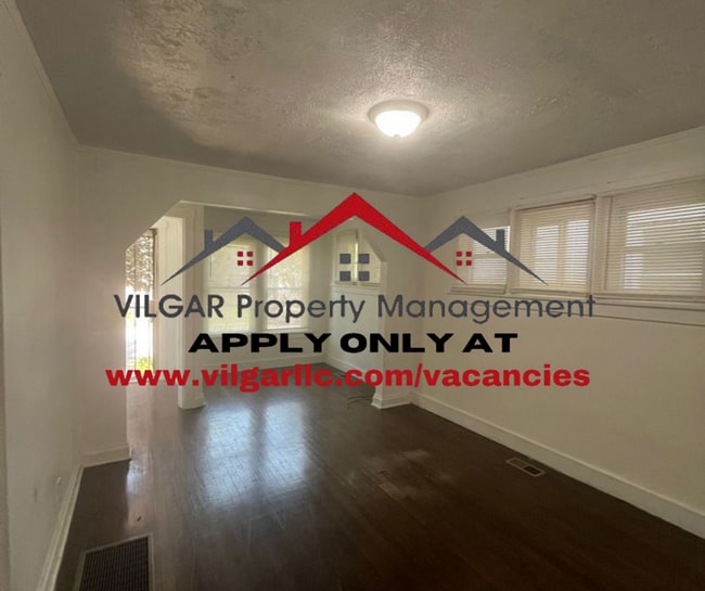 Building Photo - Spacious & Smart Layout! 3-bedroom, 1-bath...