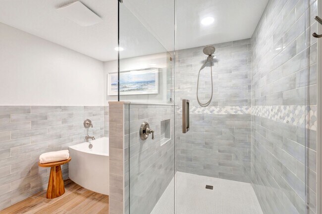Building Photo - Make this your winter getaway!