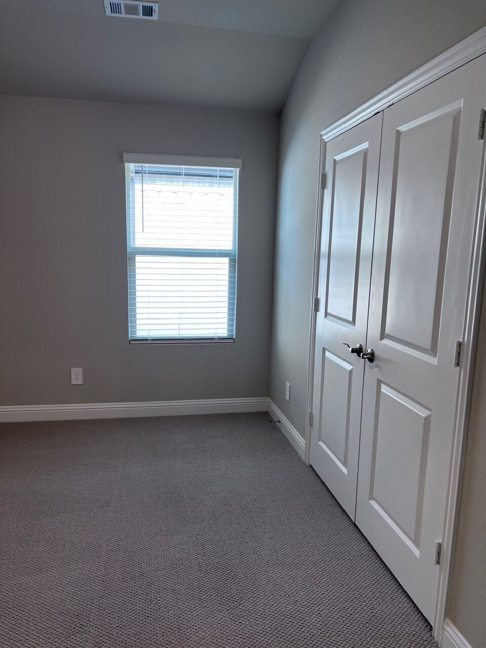 Building Photo - 601 Huntley Dr