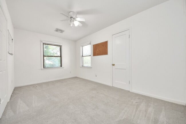 Building Photo - 3912 Ruskin St