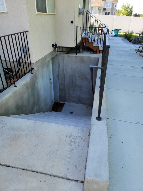 Building Photo - 10349 S 3880 W