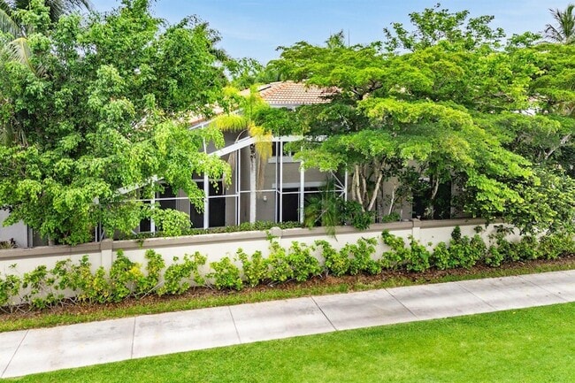 Building Photo - 7690 Hummingbird Ct