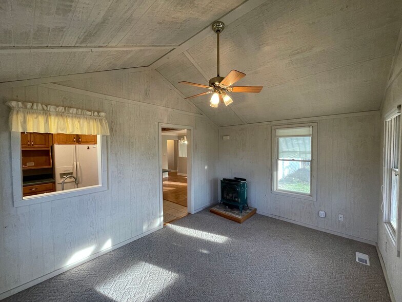 Building Photo - 6217 Aragon Dr