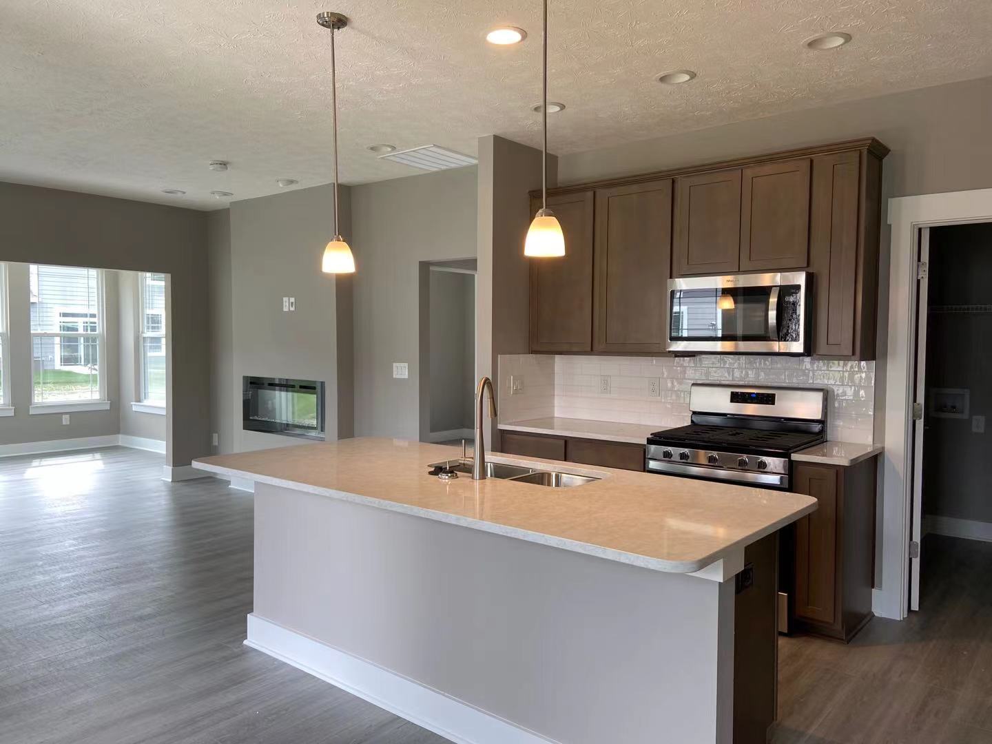 Building Photo - 8315 Glacier Ridge Dr
