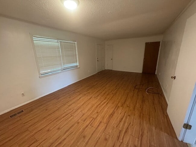 Building Photo - 2068 Whitesville Rd