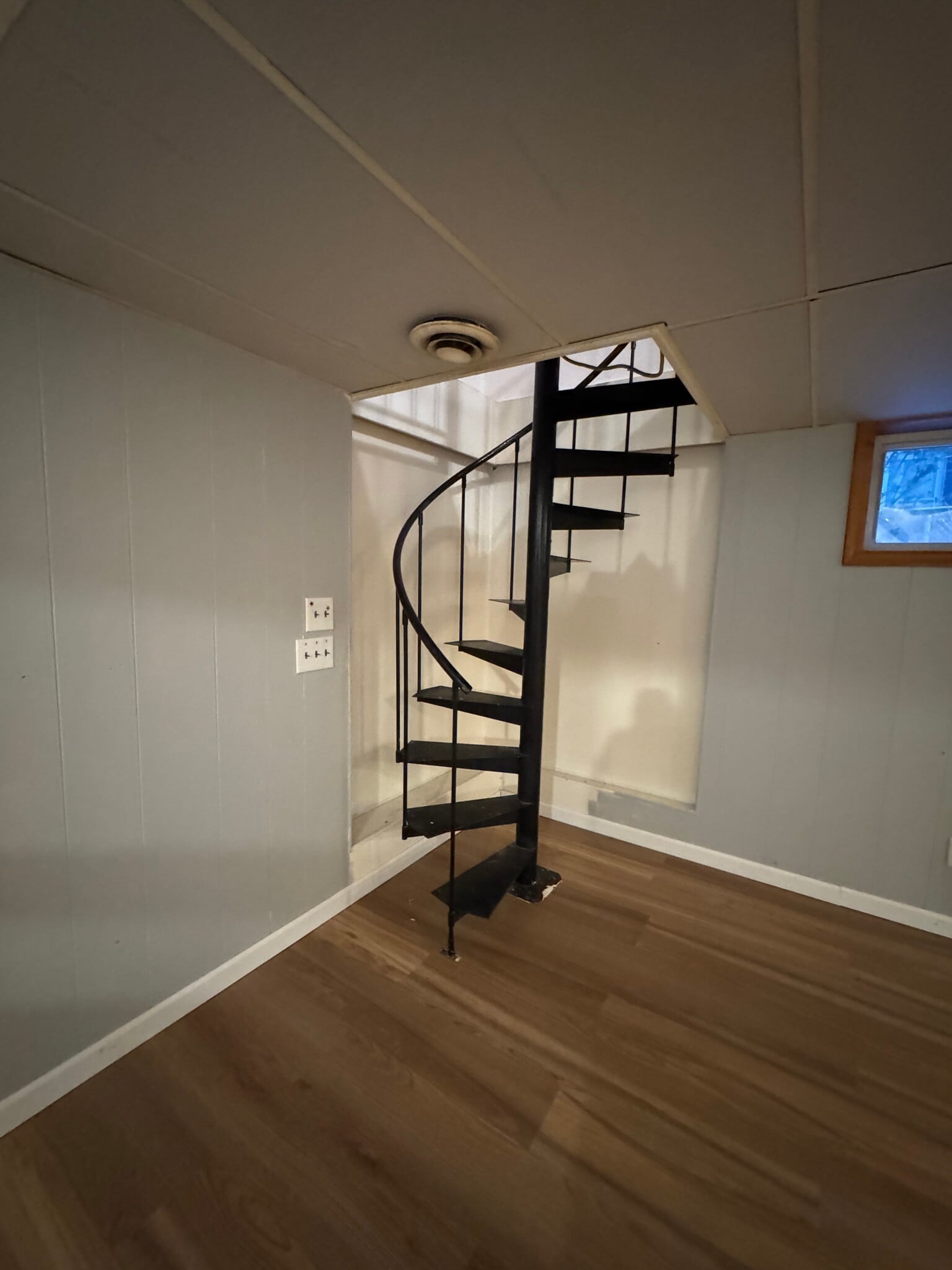 Living/ recreational room - 1071 Van Velsen St