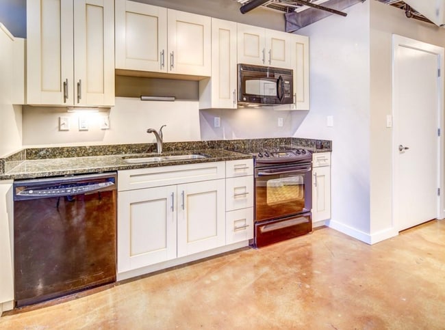 Building Photo - 415 St Pauls Blvd