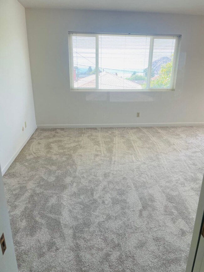 Building Photo - Three bedroom home in The Heights area of Morro Bay