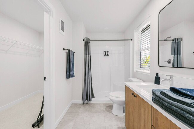 Building Photo - 3202 NW Division St