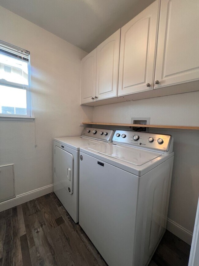 Building Photo - 4/3/2 Beautiful Home in Minden
