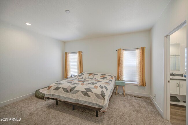 Building Photo - 4057 SOLAR St