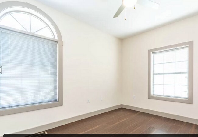 Building Photo - 631 N College Ave