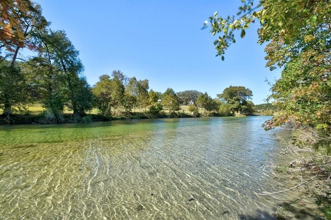 Building Photo - 108 Hub Dr