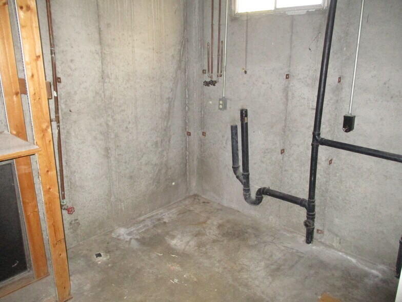 Building Photo - 1315 E 152nd Ter