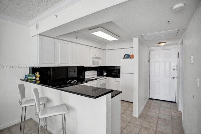 Building Photo - 2501 S Ocean Dr