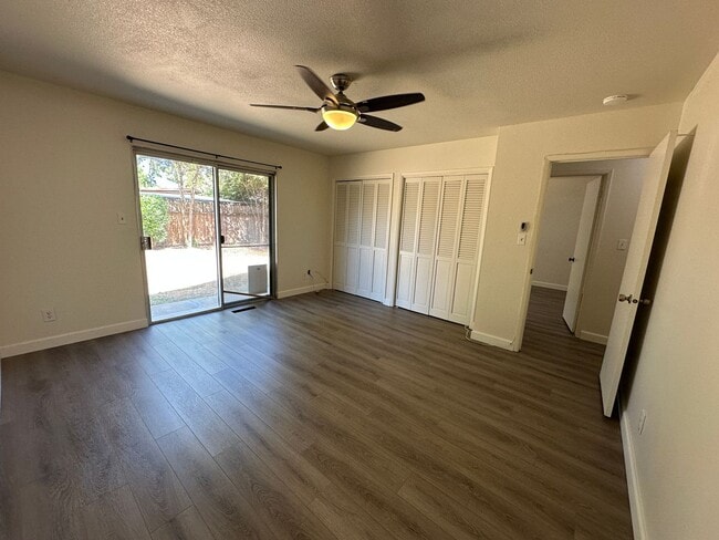 Building Photo - 1321 Palomar Way