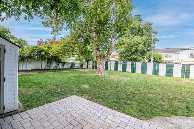 Building Photo - 72 Tudor Ln