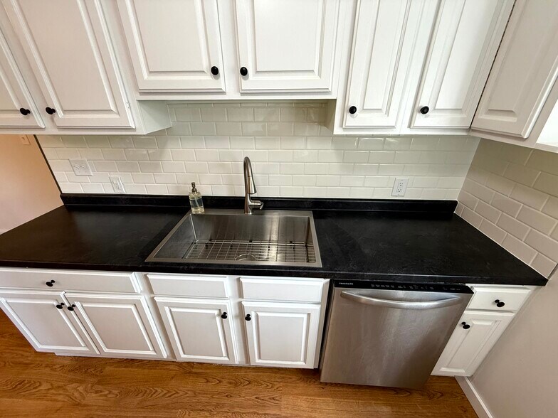 Building Photo - 30915 Beechnut St