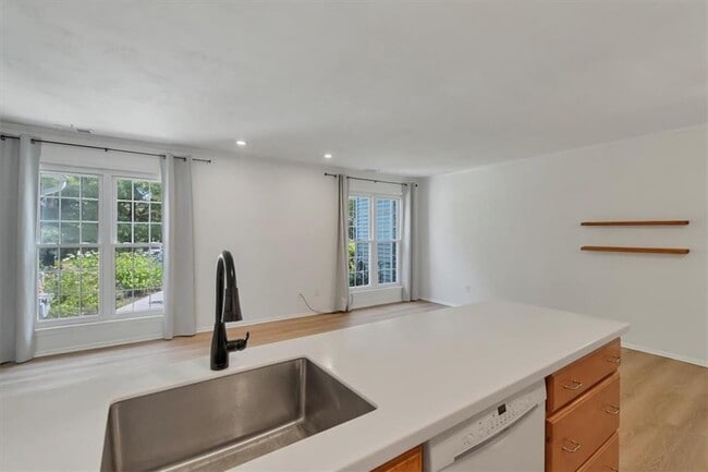 Building Photo - 48 Homestead Village Dr