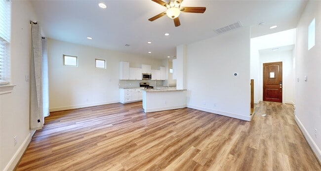 Building Photo - 155 Benjis Pl