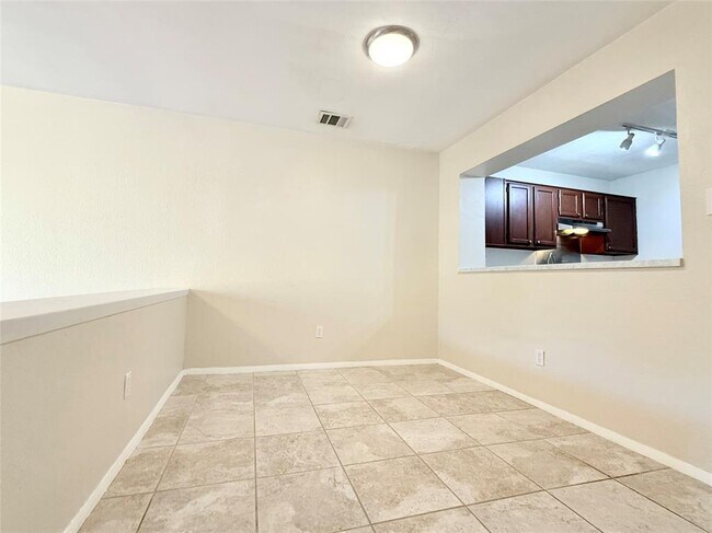 Building Photo - 11901 Swearingen Dr