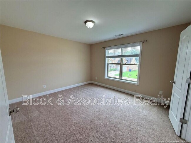 Building Photo - 1705 Bluffside Dr