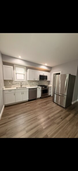 Building Photo - 1008 Boudinot Pl