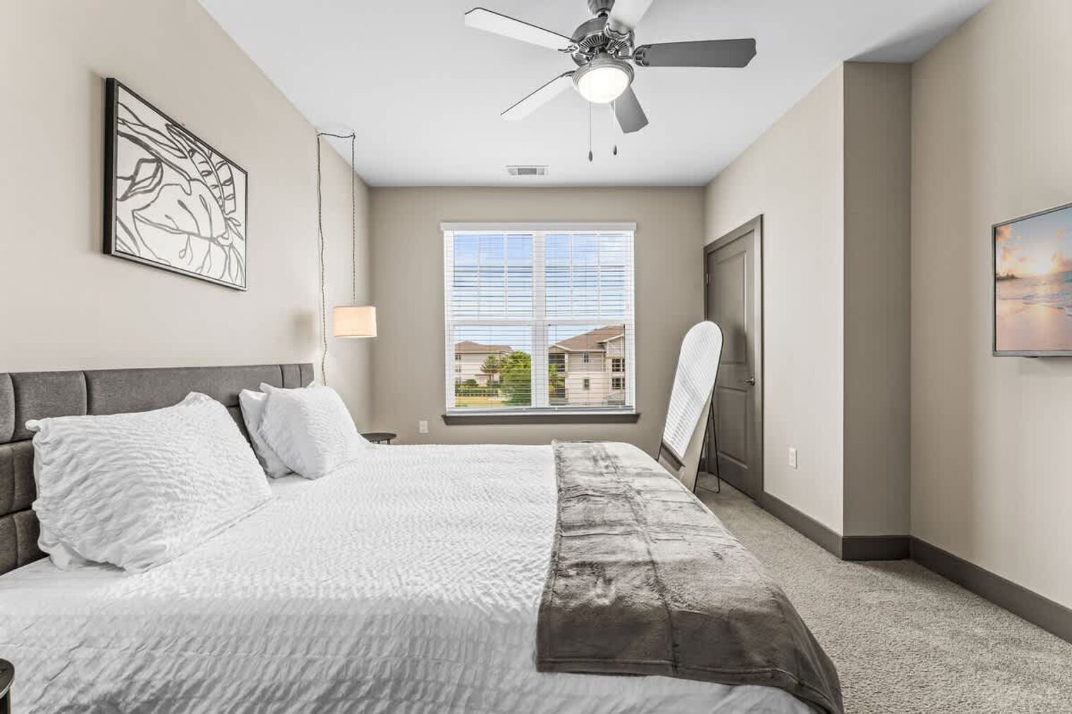 Building Photo - 9376 Vintage Hills Way