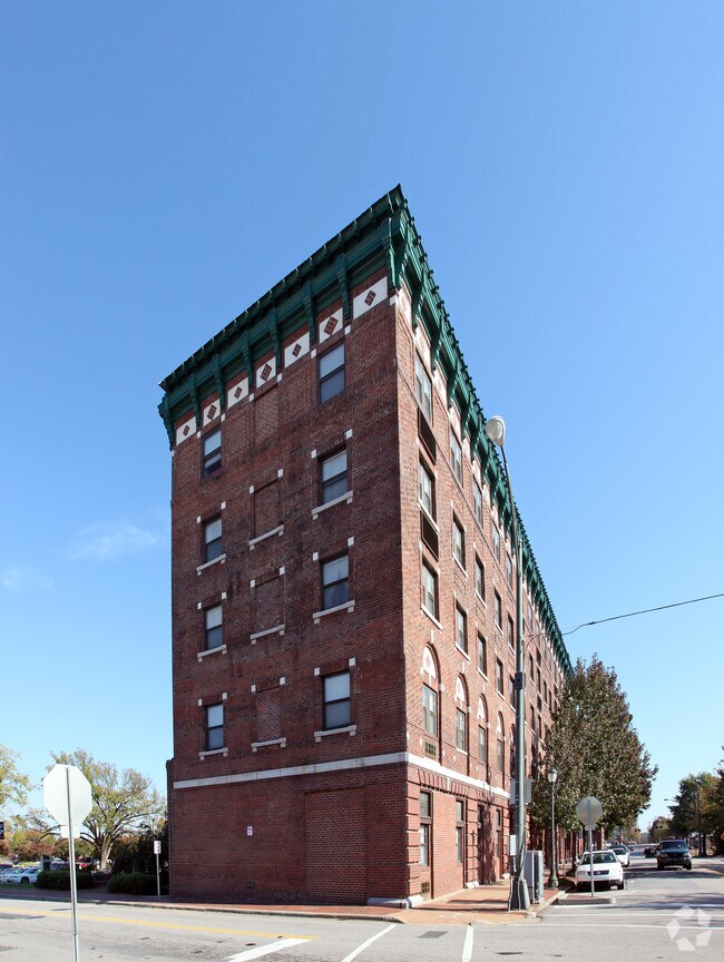 Yadkin House 201 N Lee St Salisbury NC 28144 Apartment Finder